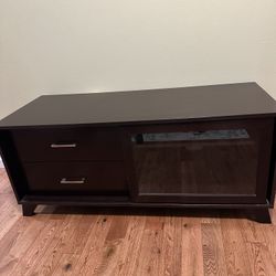 TV Stand. Size: 47in L x 18.5 In W x 20 In H