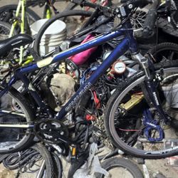 hybrid Schwinn Trailway 700c aluminum medium frame front suspension 