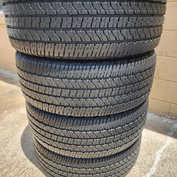 265/60/18 GOODYEAR WRANGLER ALL TERRAIN TIRES 