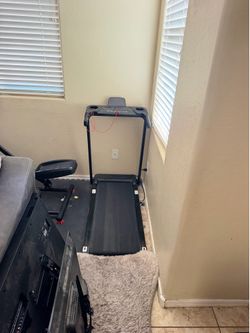 🏃 Like New Folding Incline Treadmill