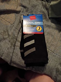 Men's 3 pair Hanes cool dri socks