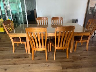 Dining room table
