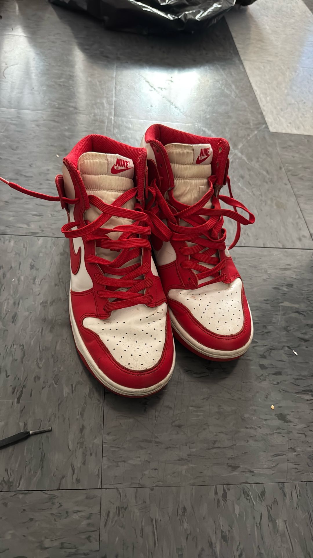 nikes size 9 