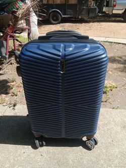 !! Hardshell Suitcase 22in Height Carry On