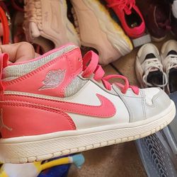 Air Jordan Retro 1s Pink 1.5y