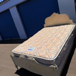 Full Antique Bed Mattress And Box Incuded 