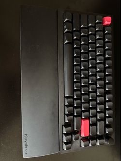 75% Keyboard with wrist rest