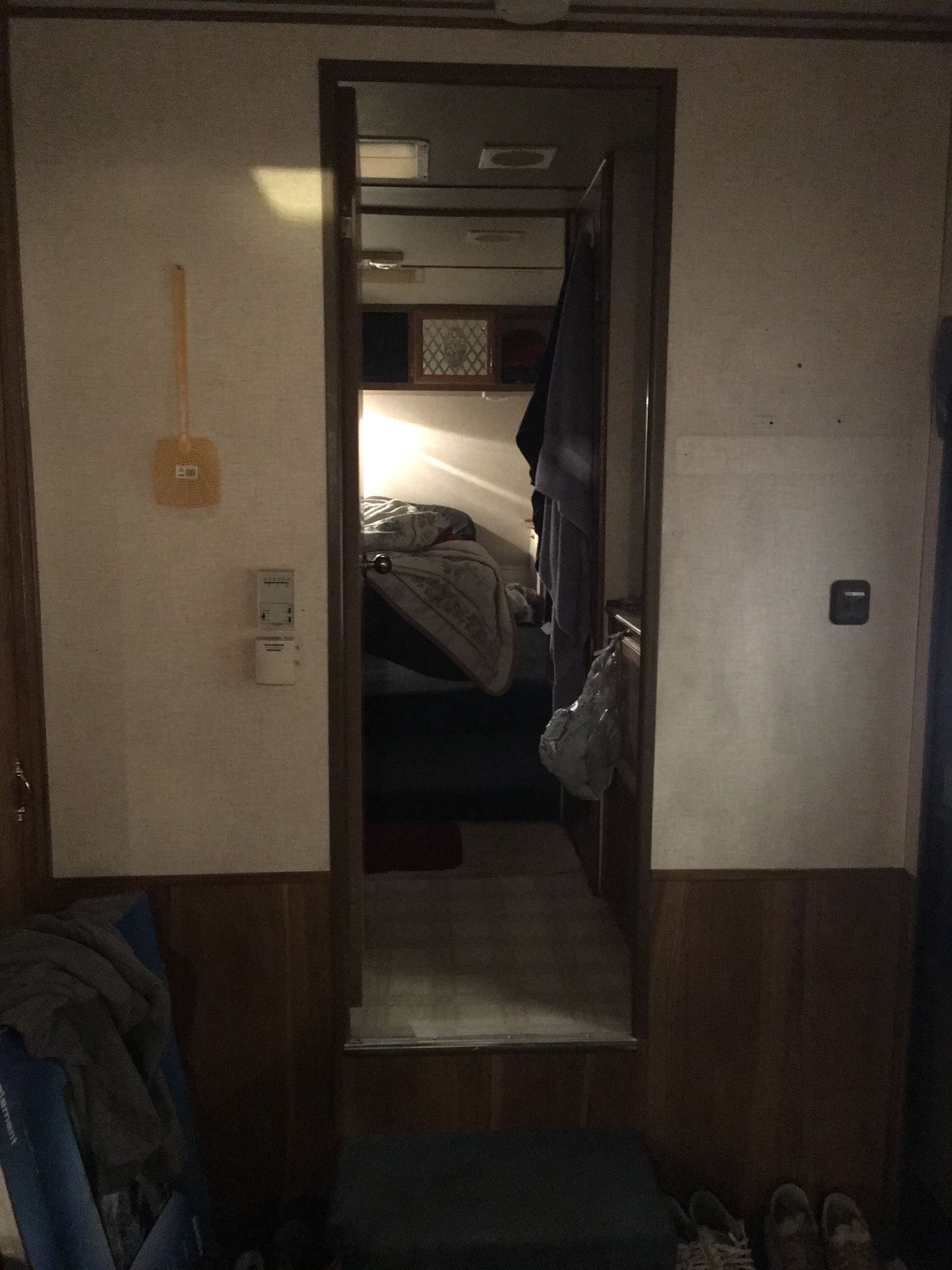 Photo 1993 Dutchman 5th wheel very clean