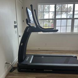 NEW - NordicTrack Commercial X22i Treadmill - FREE SHIPPING / Warranty Included