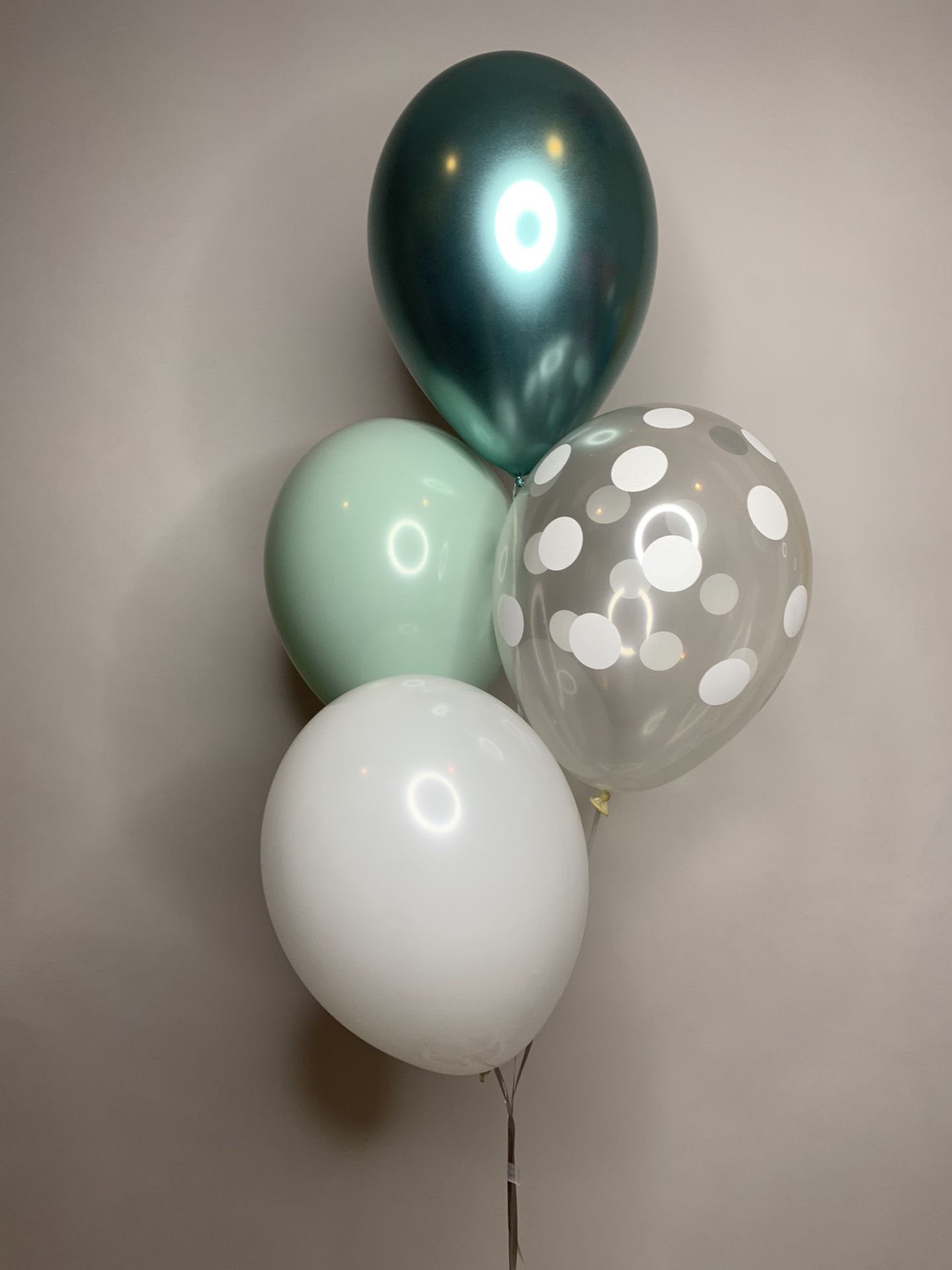 Balloon bunches helium bouquets
