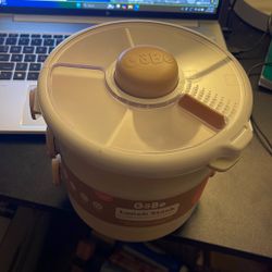 Free Lunch Container