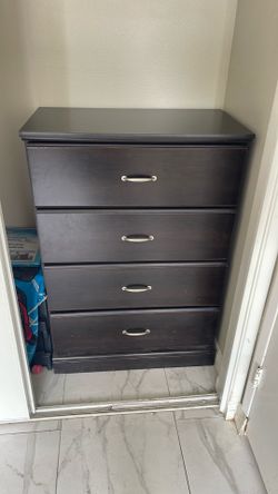 Sauder Parklane 4-Drawer Chest