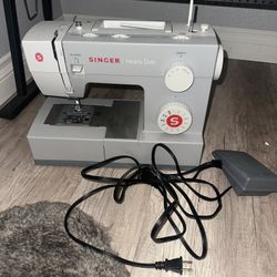Heavy Duty Sewing Machine