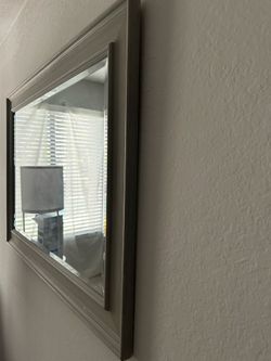 Wall mirror