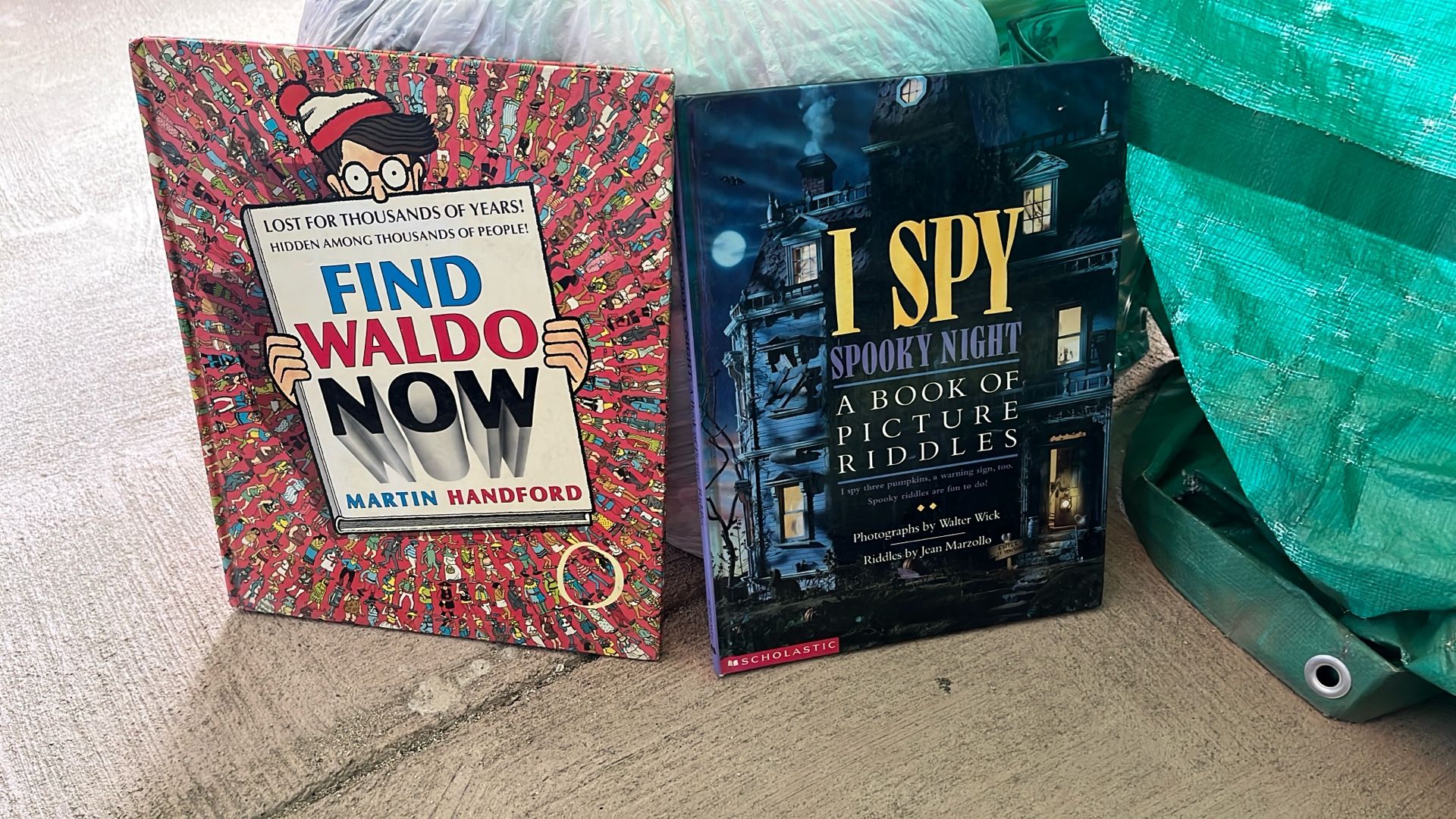 6 I Spy Books1 Find Waldo Book