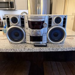 Panasonic 5 CD Changer Digital Stereo System