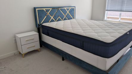 Queen Size Bed Set – Like New