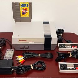 Nes Console W/ Super Mario 3...