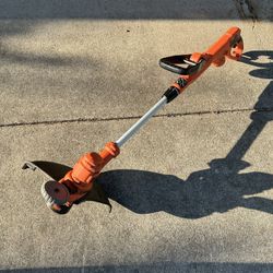 Black And decker String Trimmer And edger, With 3 String Lines