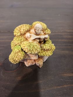 S.I.A.B. England Figurine 