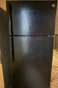 GE ENERGY STAR 17.5 CU. FT. TOP-FREEZER REFRIGERATOR