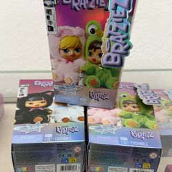 New BRATZ BRATZIEZ ICONZ SERIEZ PLUSH KEYCHAIN BLIND BOX SEALED