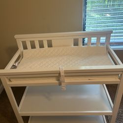 BABY CHANGING TABLE & Accessories