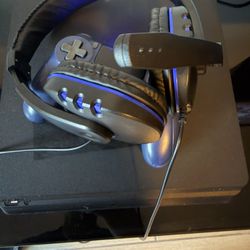 PS4 with Controller And Headset 
