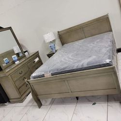 Louis Philip Gray Sleigh Bedroom Set
(Bed, Dresser, Nightstand and Mirror)