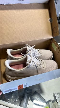 Skechers woman shoes, swift fit