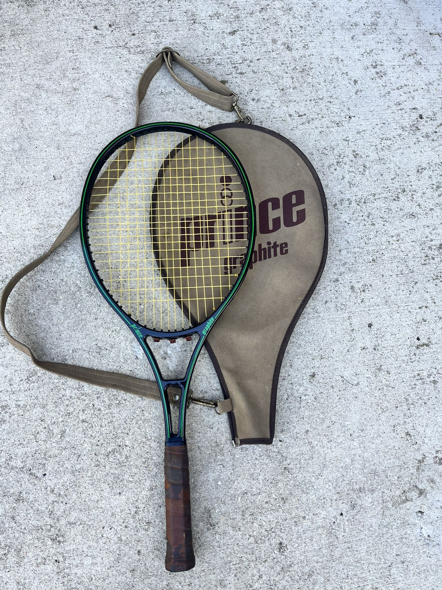 Prince Graphite Mid Plus 90 4 1/2 Four Stripes Original Tennis Racket with Bag