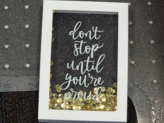 Wall/desk decor