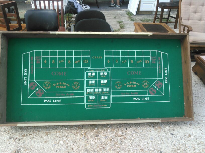 Portable mini craps table (3'x6')