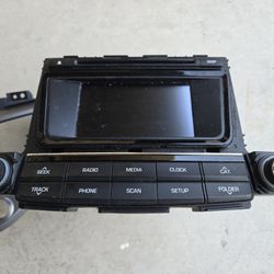 Hyundai Tucson OEM Stereo