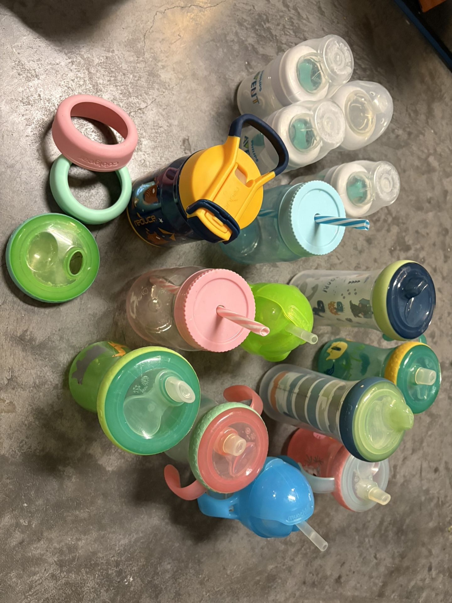 Baby bottles and sippy cups