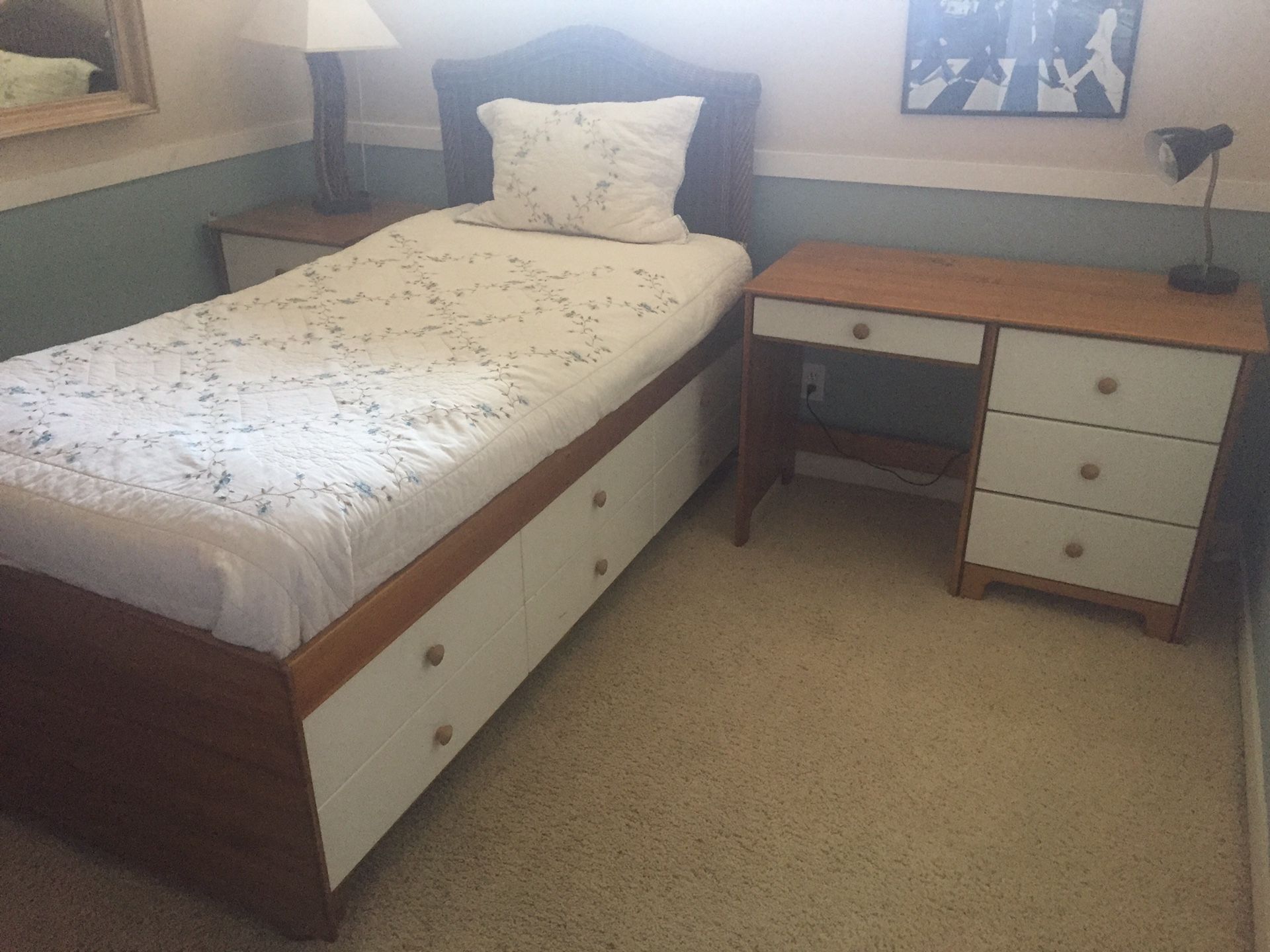 Twin bedroom set