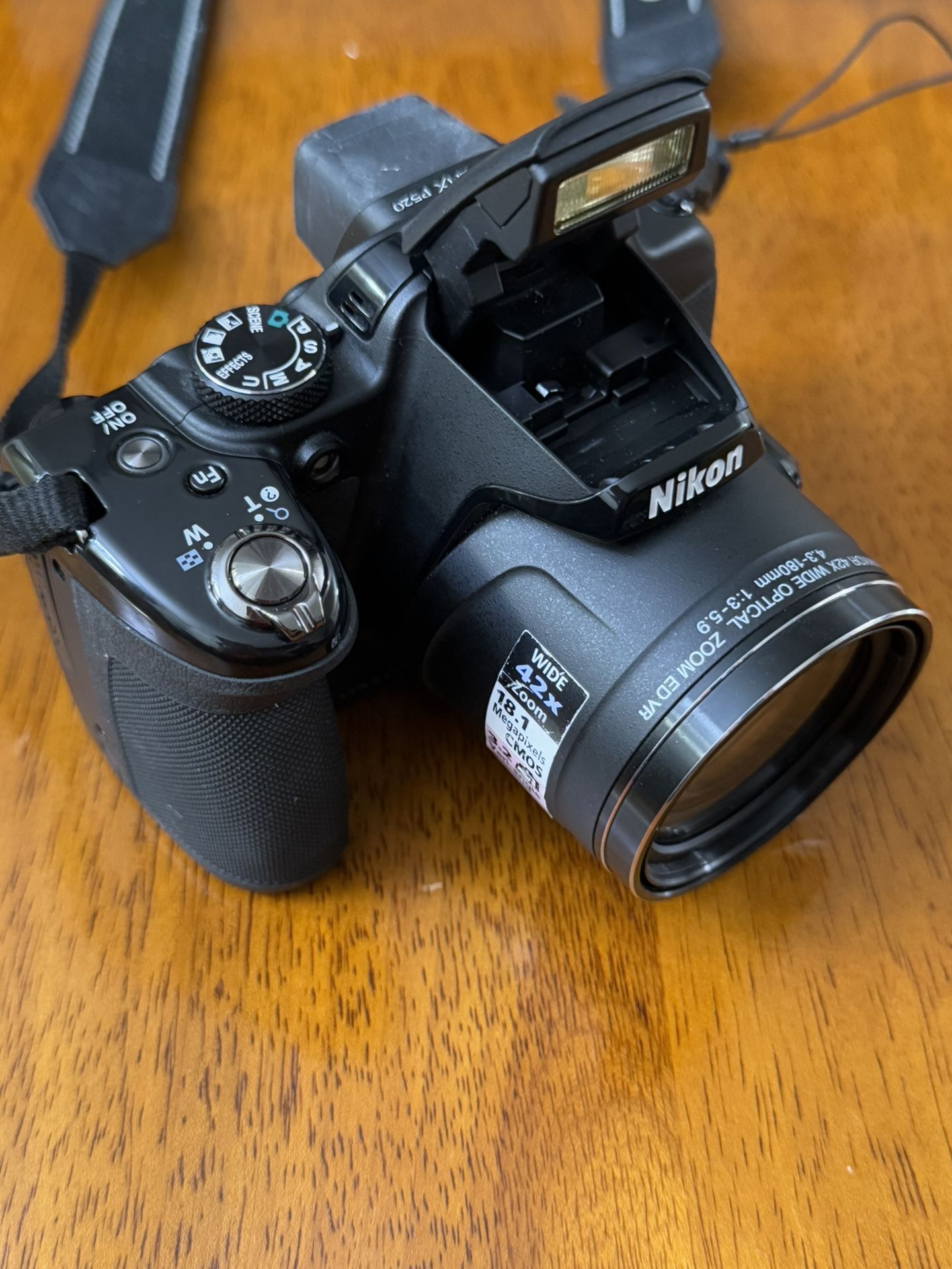Nikon Coolpix P520