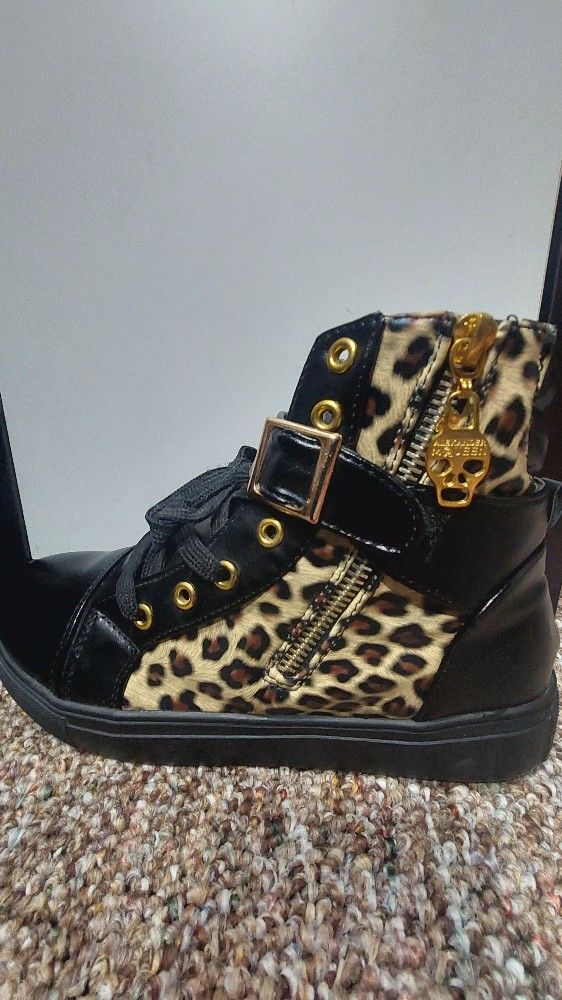 Zipper Shoes Black With Gold Hardware