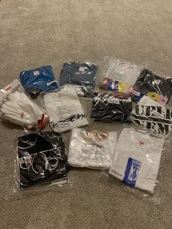 Supreme futura box logo tee jordan 1 yeezy pay phone balloons chicken dinner