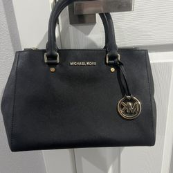 Michale Kors purse