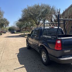 2003 Ford Explorer Truck