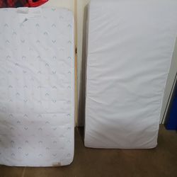2 Baby Crib Mattresses With Sheets