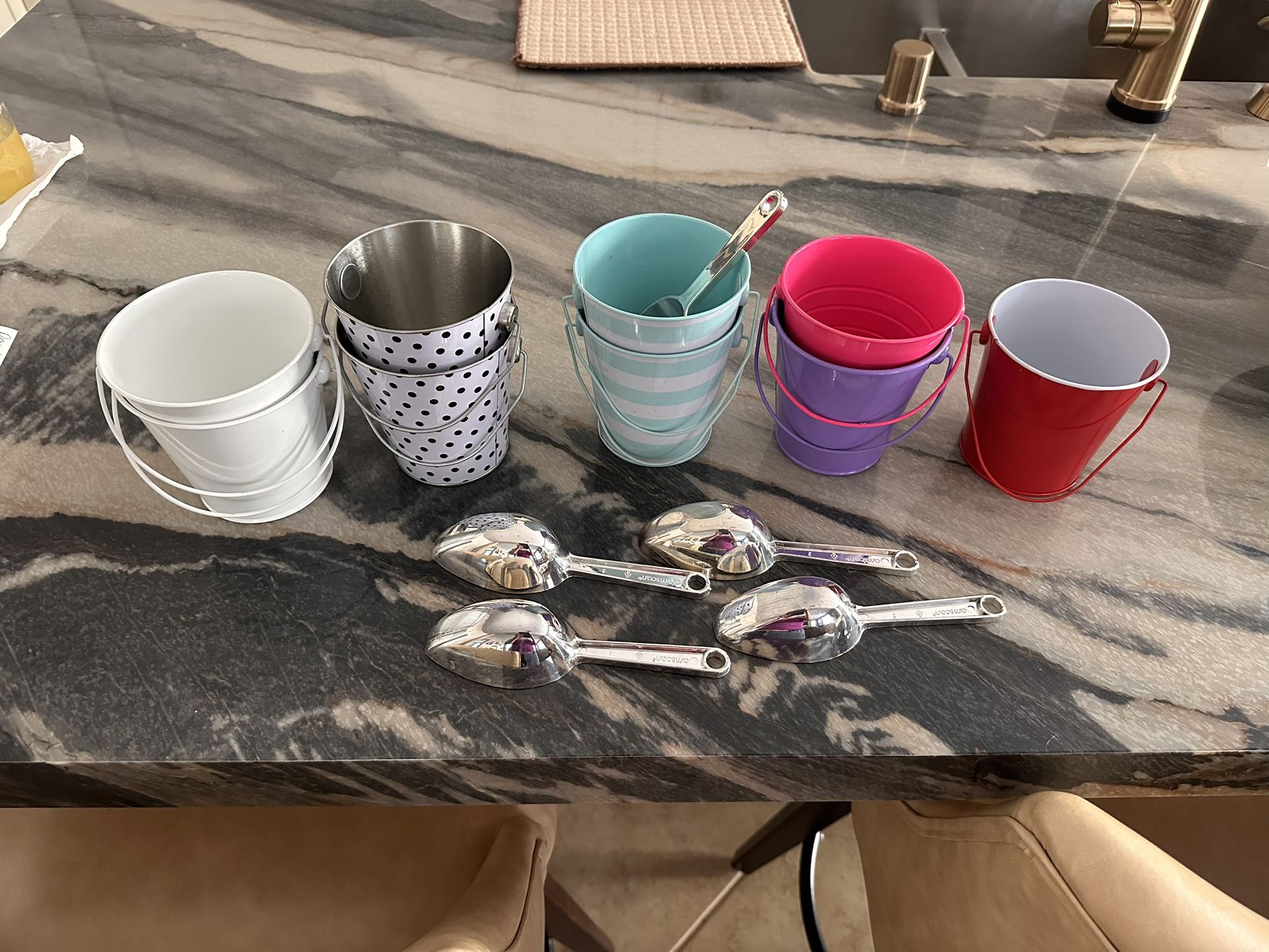 Candy Buckets With Scoops