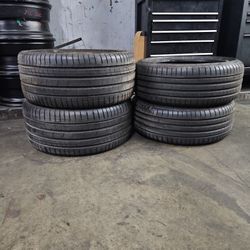 245/35/20 And 275/30/20 Pirelli Runflat Tires 