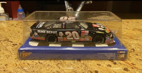 Die-Cast Nascar Collectible Cars (Read Description)