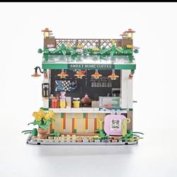 NWT Coffee Shop 643pcs Building Set