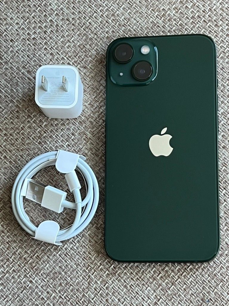 iPhone 13 , Unlocked for all Company Carrier , Excellent Condition