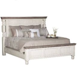 Farmhouse Two-Tone  King Bed