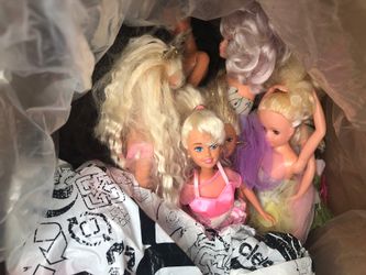 Lot of Barbies, Clothes, Barbie Office