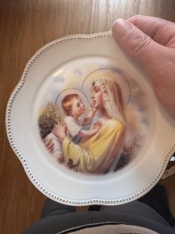 Virgin Vintag Mary and Child Madonna Decorative Plate